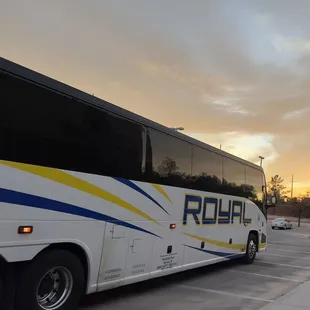 The awesome bus with really fun &amp; funny bus drivers.   Wait to go to ren fair was 20 minutes.  Wait on return was 10 minutes.