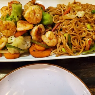 Grilled shrimp with teriyaki noodles. Overpriced but good.