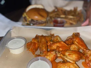 Ivar's Sports Bar & Grill