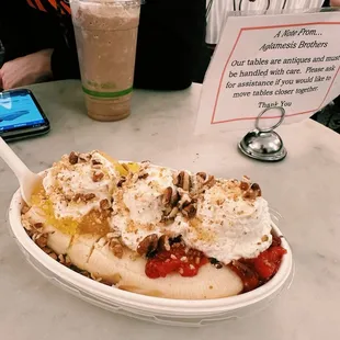 Banana split, Chocolate milkshake