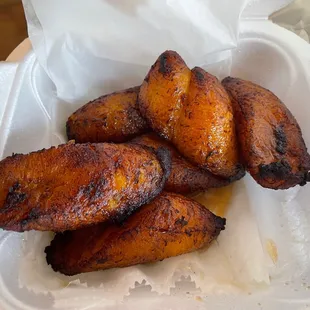 a tray of grilled bananas