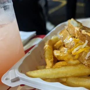 I have tried their Kalua Pork Grilled Cheese and of course malasadas! Sooo good and would definitely come back here again  mahalo!