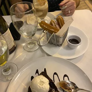 Dessert : Gluten free chocolate cake &amp; Churros