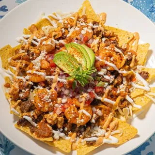 Super Nachos 'Mar Y Tierra'