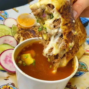 Super Quesadilla de Birria