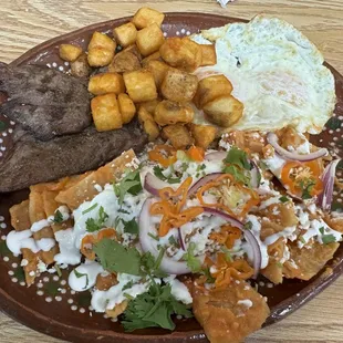 Macho Menos Chilaquiles