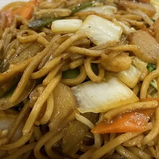 Veggie lo mein