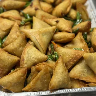 Onion Samosa (6pc).