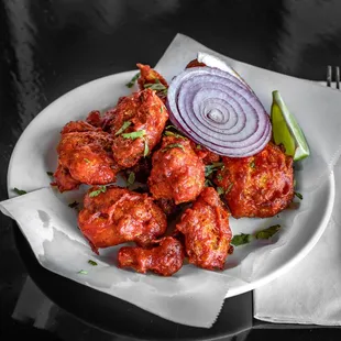 food, chicken wings and fried chicken