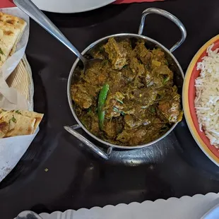 Gongura chicken, white rice, naan
