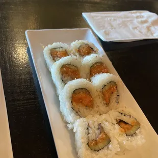 Spicy salmon roll