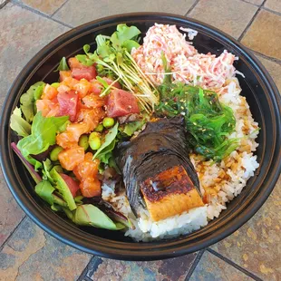 2 scoop small bowl that isn&apos;t small! Fresh presentation and pure deliciousness!
