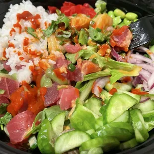 Where are my seaweed salad, crab salad, masago, where all my favorite toppings I ordered ??
