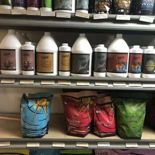 Roots Organic nutrients and supplies