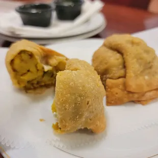 2 Piece Vegetable Samosa