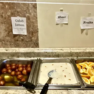 Desert/Fruit Buffet w/ Naan(Bread)