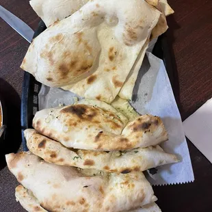 Garlic naan and plain naan