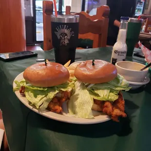 Chicken milanesa sandwiches! Delucious!!
