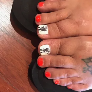 Marilyn Monroe done by celebrity Nail Tech now relocated to Fresno California from Maryland.Great addition to "Ai Nail Salon"