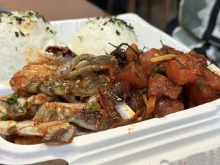 Locals Hawaiian Style Poke