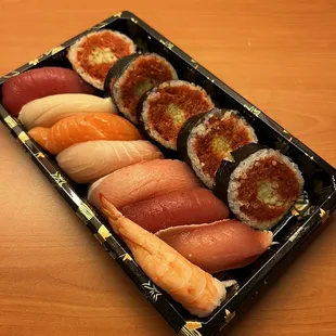 Sushi dinner w/ spicy tuna roll
