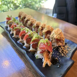 tuna delux  Crunchy Pillar Roll