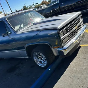 Restored Chevy C10 1985 from frame up to ls swap Engine all new wiring and install Digital cluster