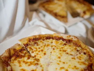 Mineo's Pizza House