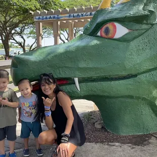 It's a family affair! Aunty Sandi coming down to play with Alika and Tai at Aikahi