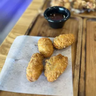 Fried oysters and soft shell crab in the back