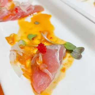 Seared Garlic Tuna Poke Sashimi