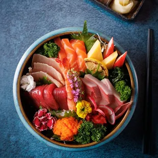 sushi, sashimi, sushi and sashimi, food