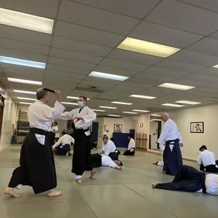 Practice to prevent knife attack