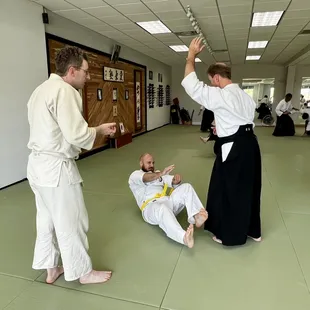 A head instructor with so much experience not only training but also teaching helps students of all learning styles to advance.