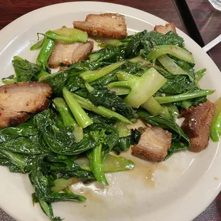 Fried pork with broccoli