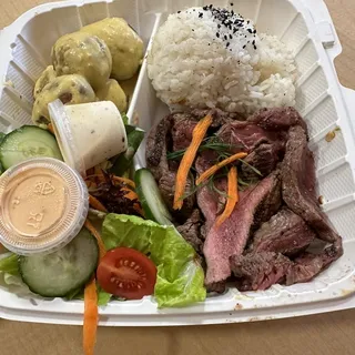 Mini Grilled Sirloin with Sauce