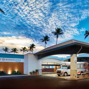 Front entry to the Airport Honolulu Hotel.