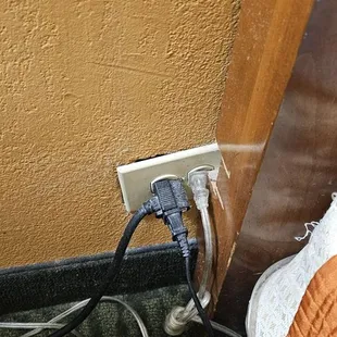 Patched and bandaged type hotel