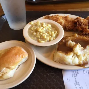 Fried chicken with mashed potatoes and creamed corn! All this for $6.37