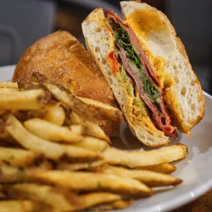 Muffaletta - IG: @nelson_eats