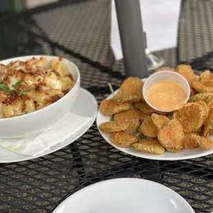 Macaroni &amp; cheese &amp; fried pickles