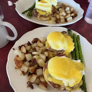 Crab cake Benedict