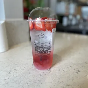 Twilight Taro Milk Caramel Snow Pearl Sparkling Roseberry Tea - these drinks were so amazing and the workers there are very nice.