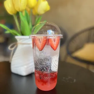 Sparkling roseberry tea