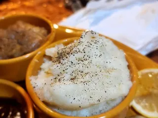 Rennee's Restaurant and Lounge