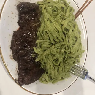 Tallarin Verde con Pechuga de Pollo