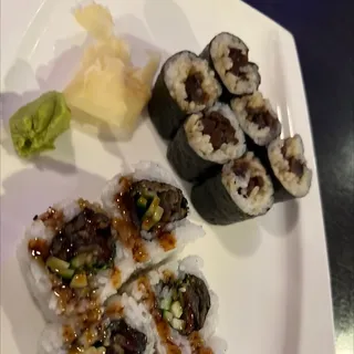 H17. Salmon Skin Roll