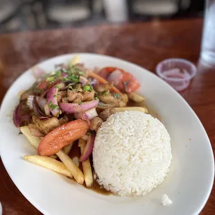 Pollo Saltado