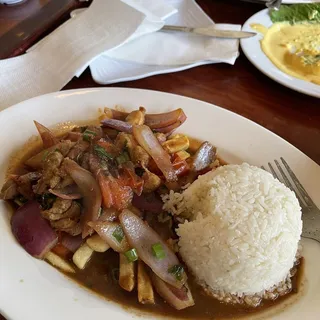 Saltado de Pollo Lunch Specials