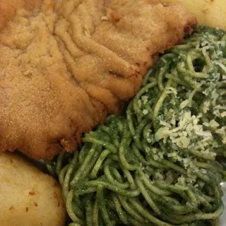 Tallarin Verde con Milanesa de Pollo